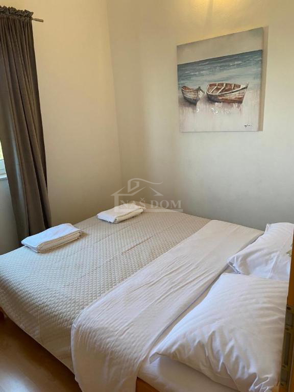 Srima - enoprostanovanjsko stanovanje v drugem nadstropju, 250 m od plaže