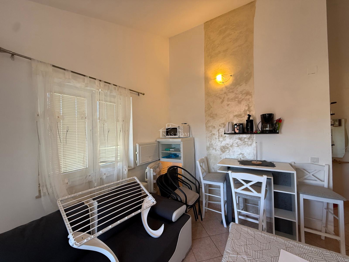 Srima - enosobno stanovanje v drugem nadstropju, 250 m od plaže