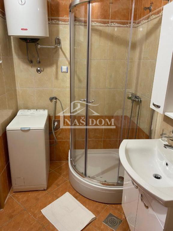 Srima - enoprostanovanjsko stanovanje v drugem nadstropju, 250 m od plaže