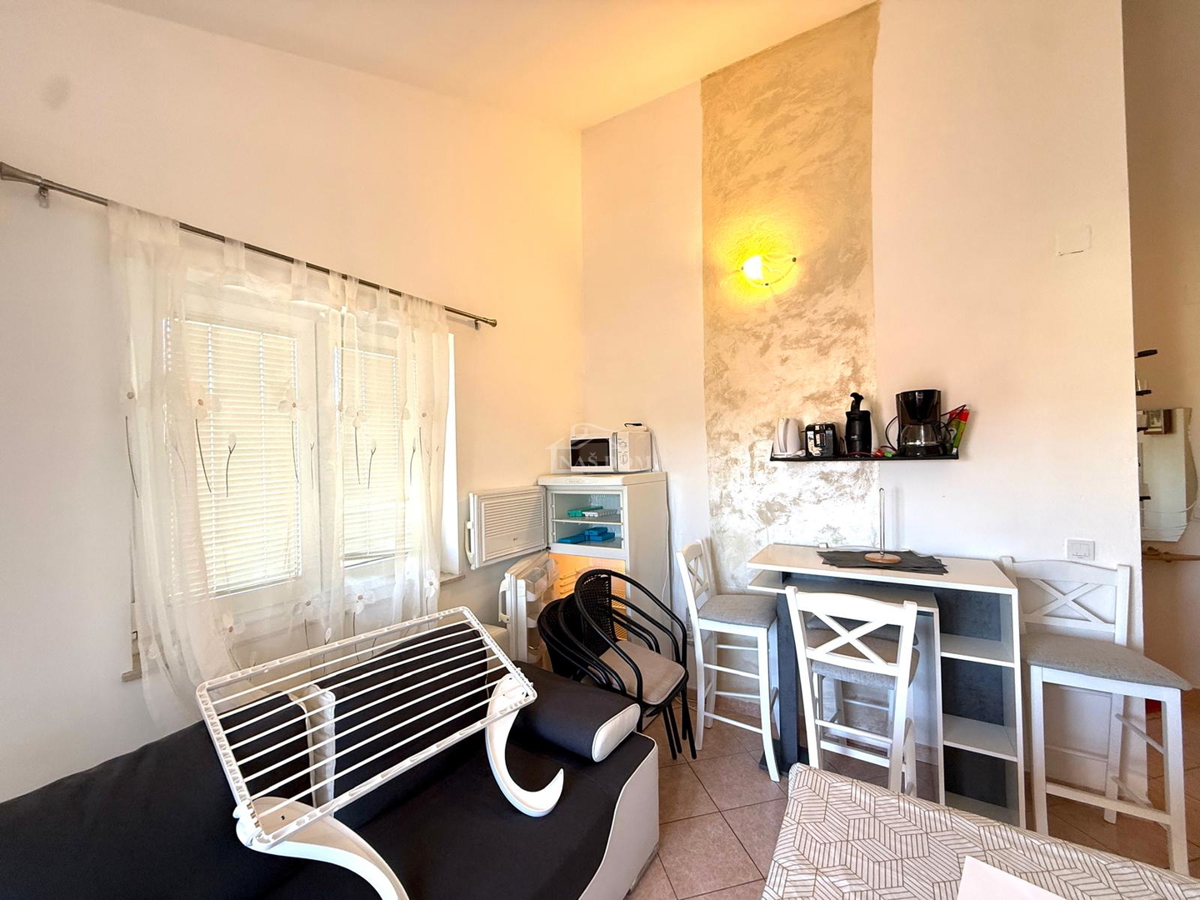 Srima - enosobno stanovanje v drugem nadstropju, 250 m od plaže