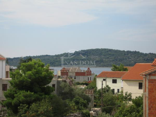 Srima - enoprostanovanjsko stanovanje v drugem nadstropju, 250 m od plaže