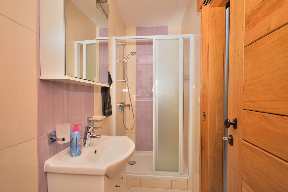 Vodice - družinska hiša pritličje