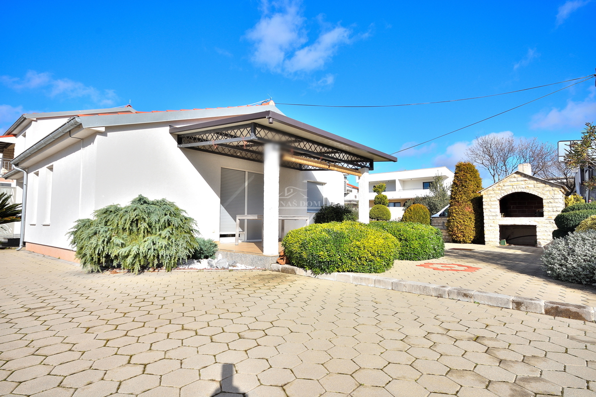 Vodice - družinska hiša pritličje