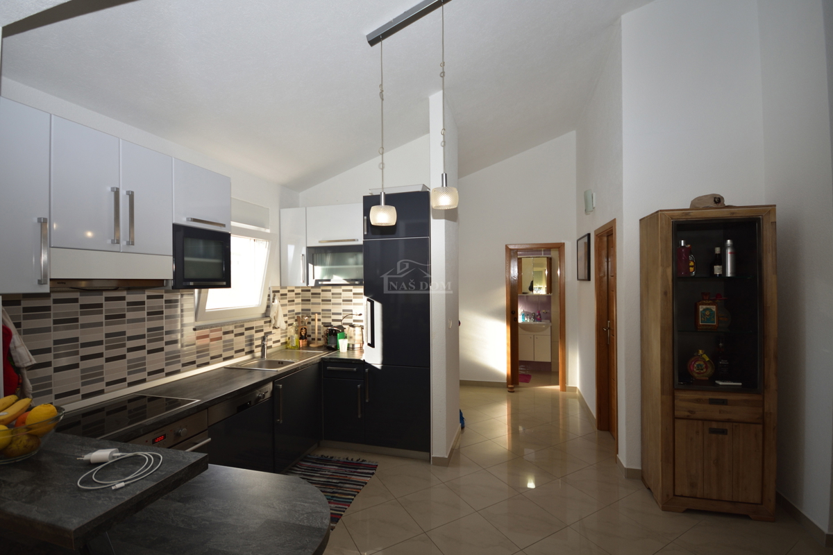 Vodice - pritlična hiša