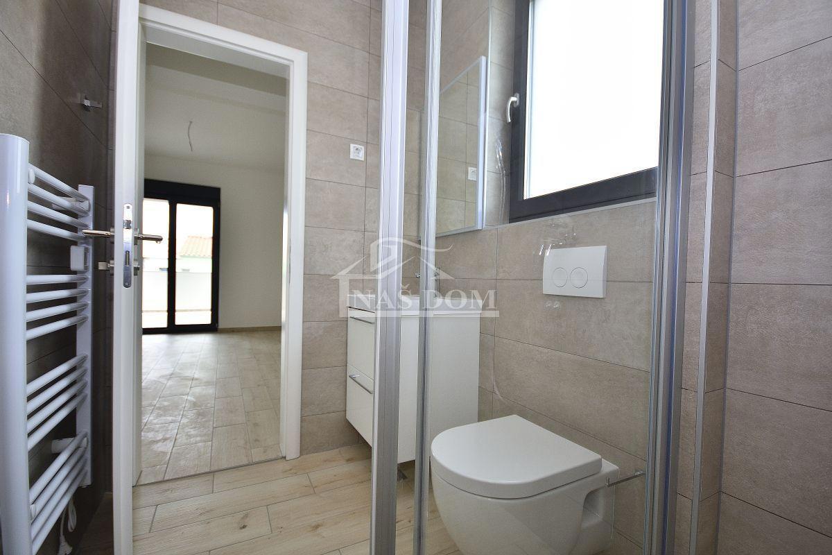 Vodice - Penthouse s krovno teraso