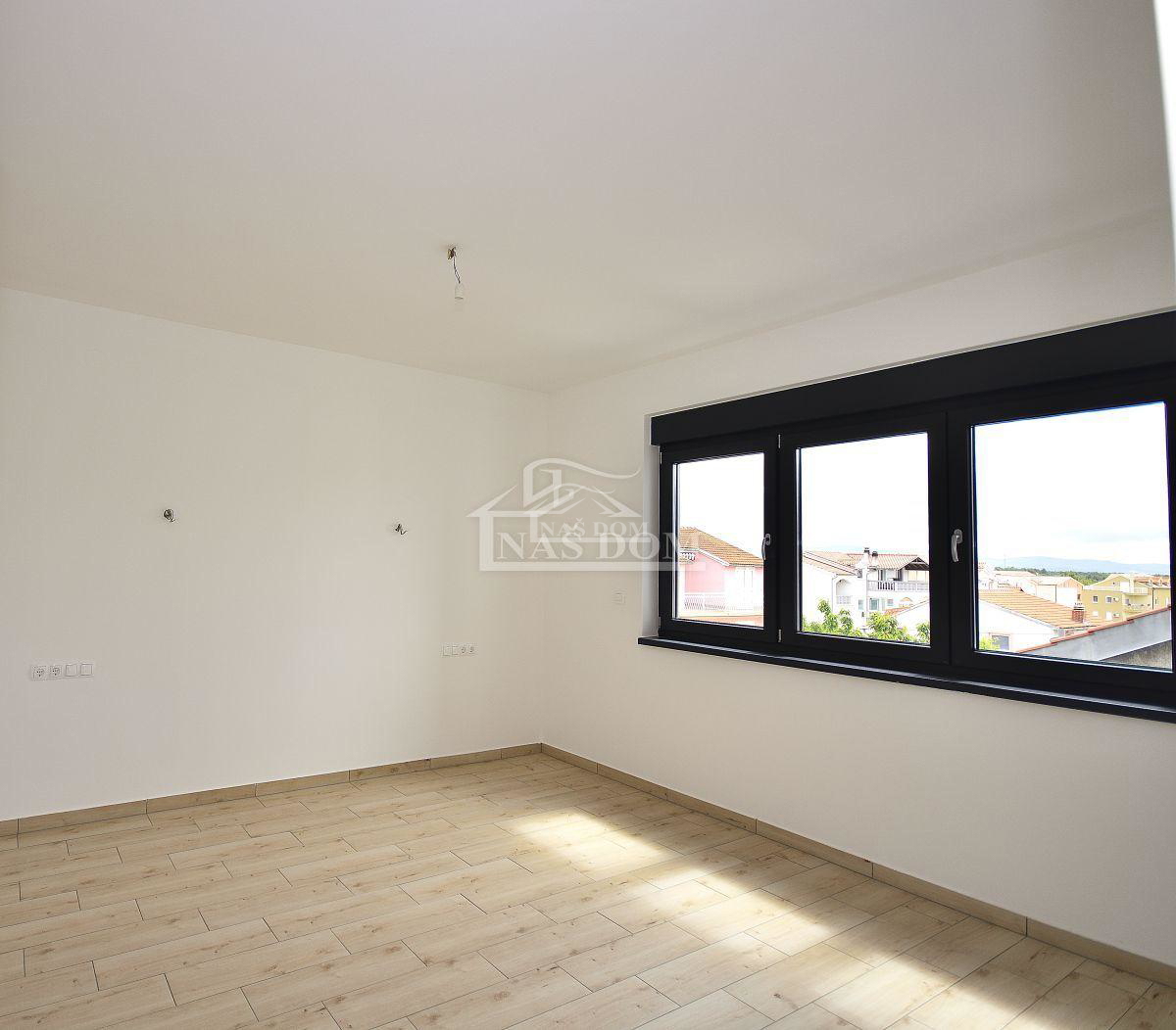 Vodice - Penthouse s krovno teraso