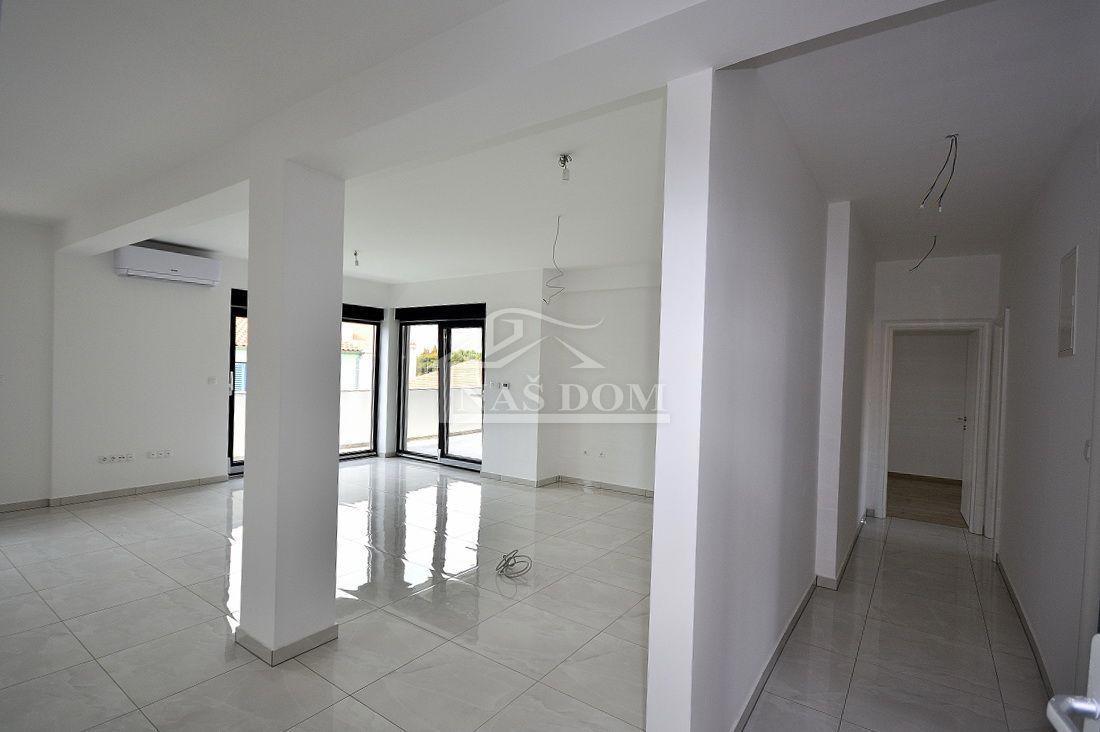 Vodice - Penthouse s krovno teraso