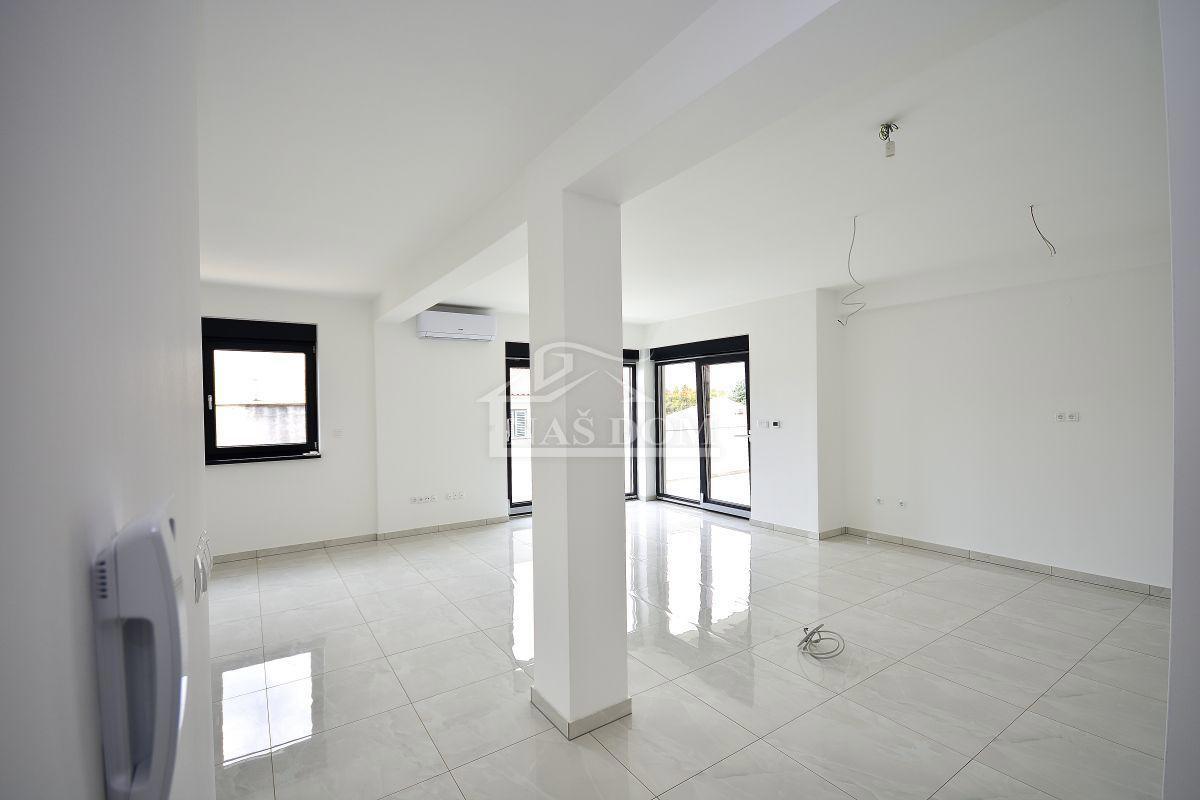 Vodice - Penthouse s krovno teraso