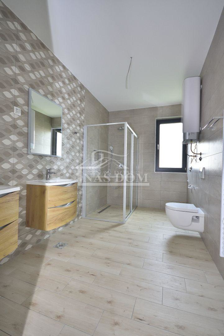 Vodice - Penthouse s krovno teraso