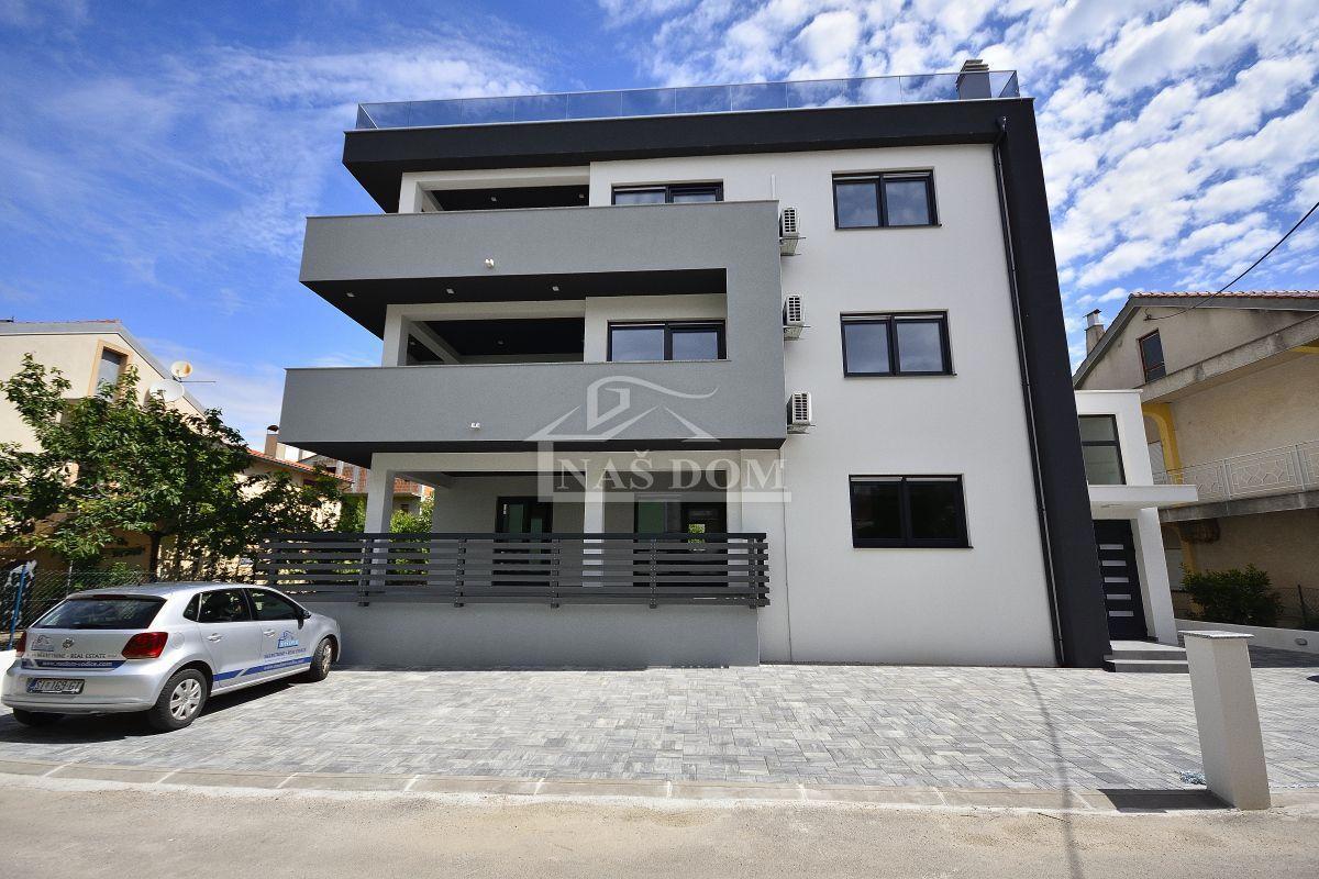 Vodice - Penthouse s krovno teraso