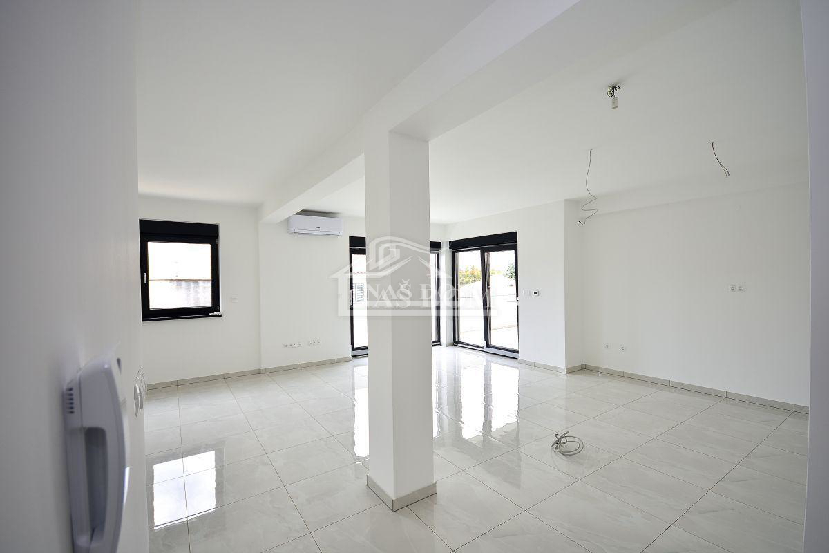Vodice - Penthouse s krovno teraso