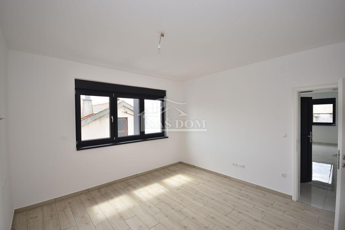 Vodice - Penthouse s krovno teraso