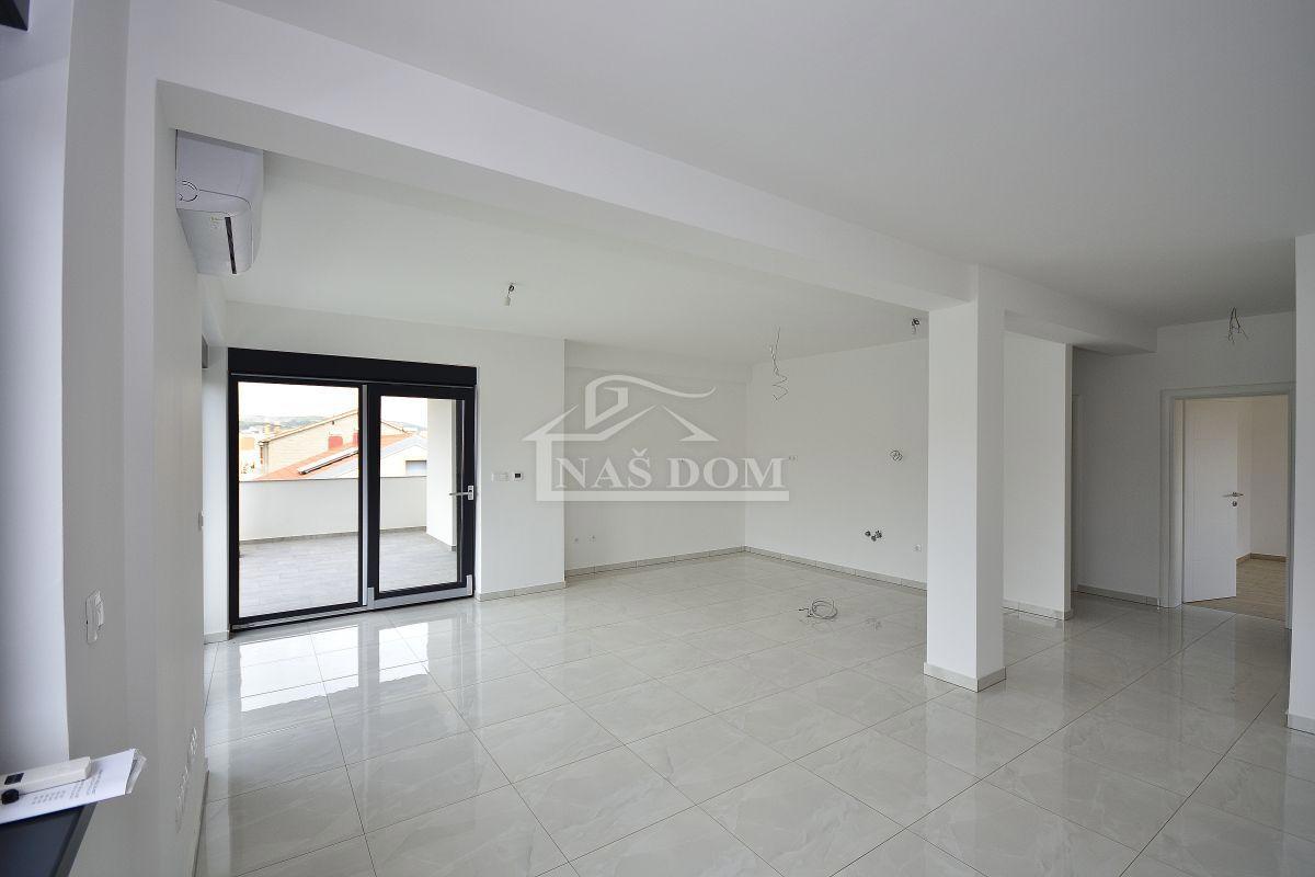 Vodice - Penthouse s krovno teraso