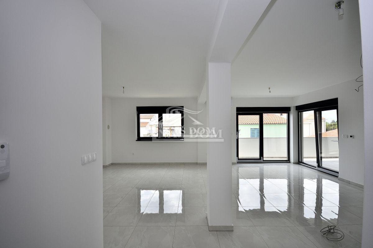 Vodice - Penthouse s krovno teraso