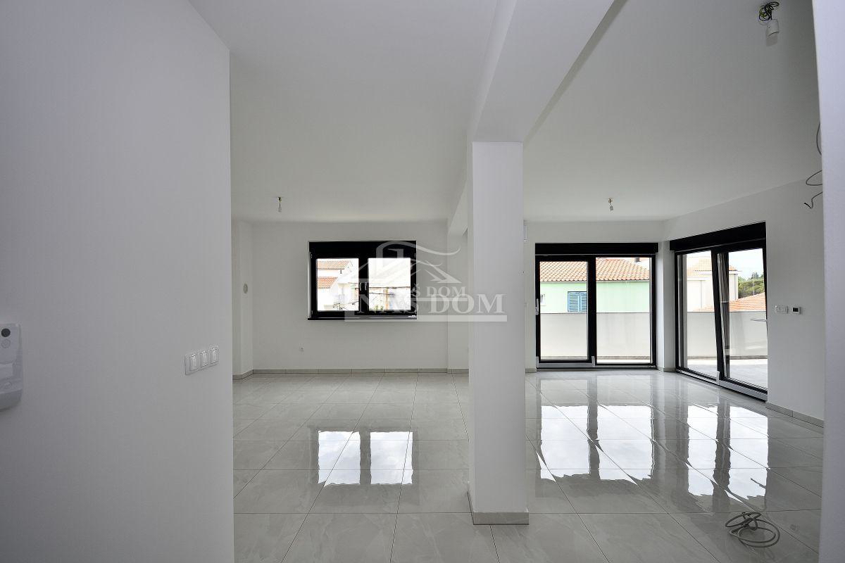 Vodice - Penthouse s krovno teraso