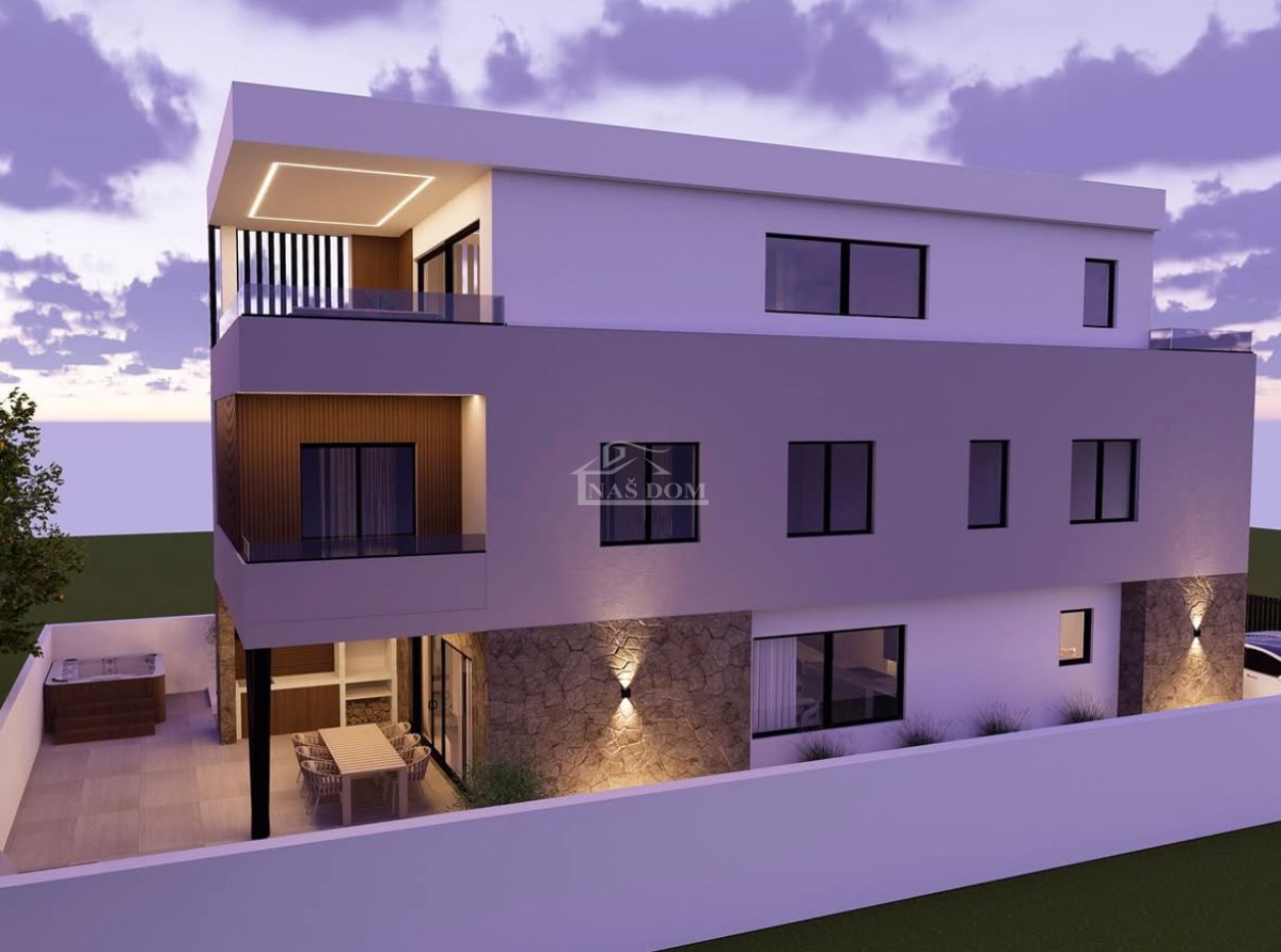 Vodice - Luksuzno dvonadstropno stanovanje S1, mirna lokacija