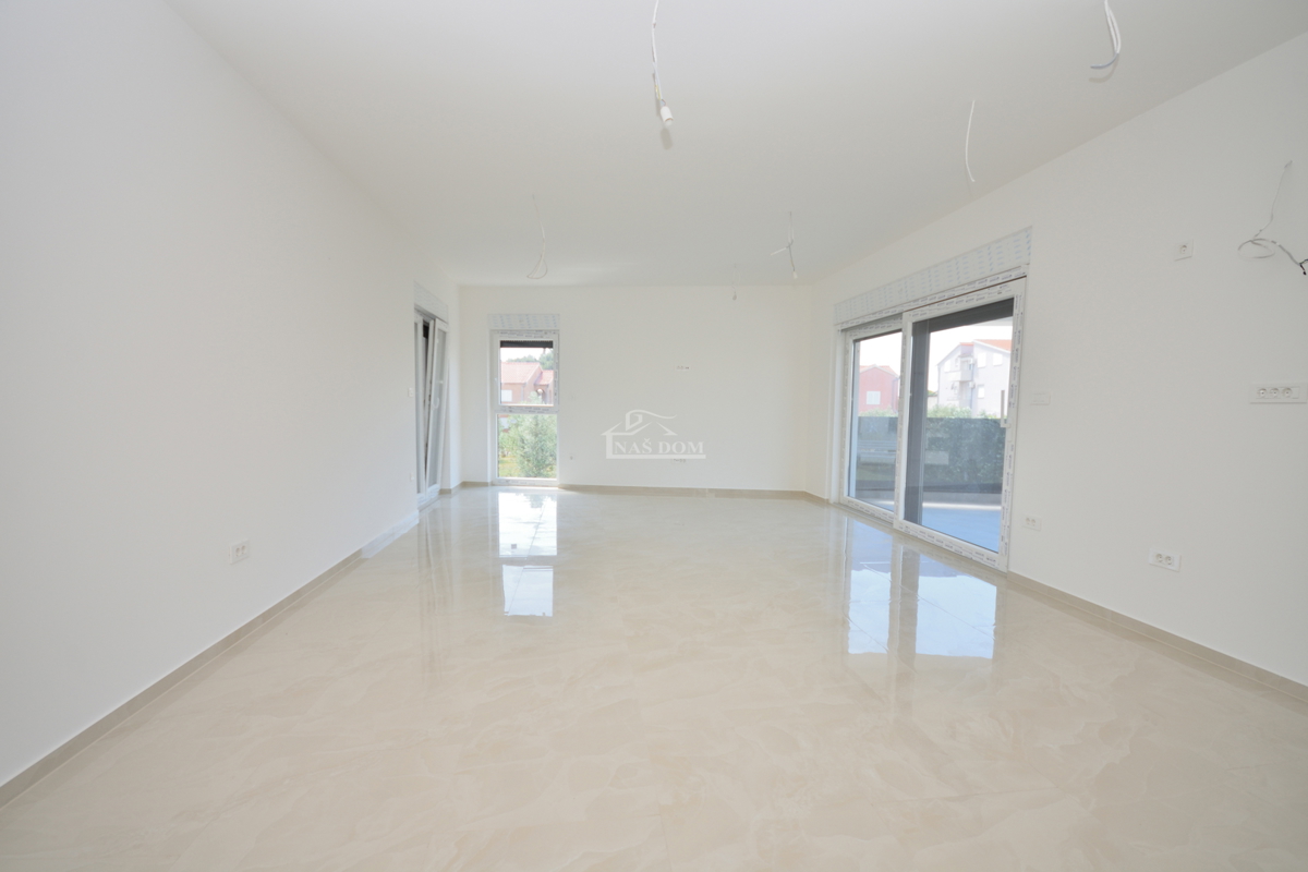 Vodice - Luksuzno stanovanje S2 v prvem nadstropju, 600 m od plaže