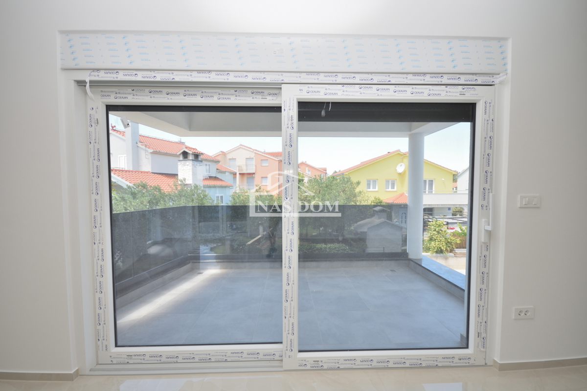 Vodice - Luksuzno stanovanje S2 v prvem nadstropju, 600 m od plaže