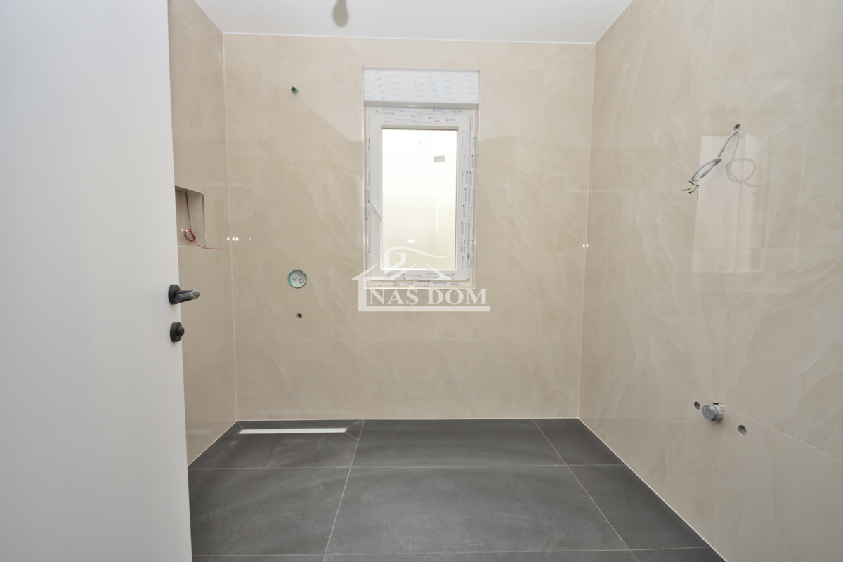 Vodice - Luksuzno stanovanje S2 v prvem nadstropju, 600 m od plaže