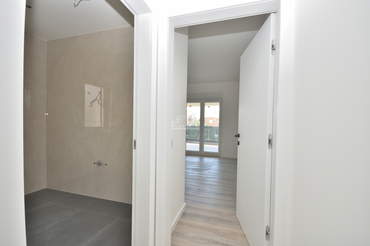 Vodice - Luksuzno stanovanje S2 v prvem nadstropju, 600 m od plaže