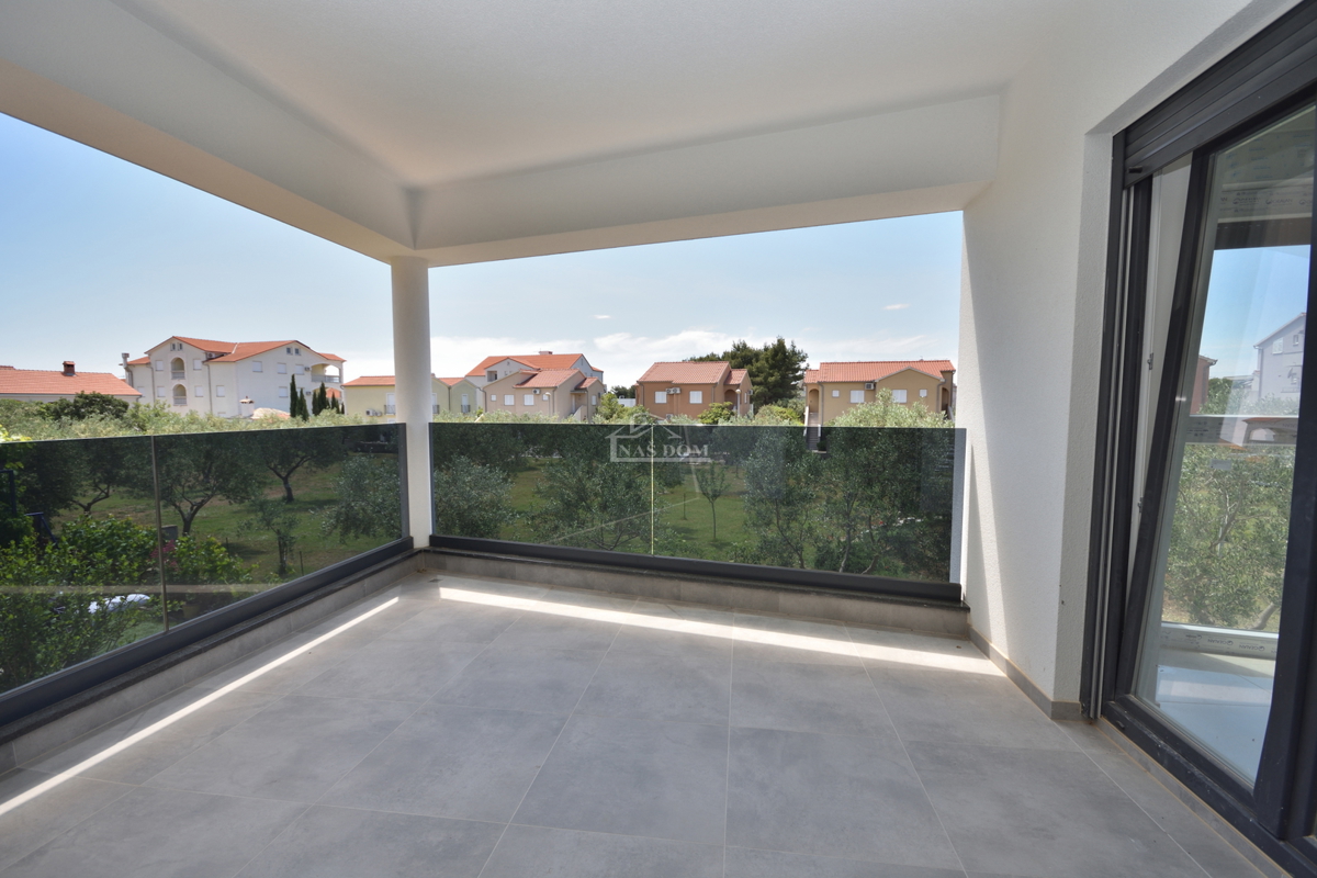 Vodice - Luksuzno stanovanje S2 v prvem nadstropju, 600 m od plaže