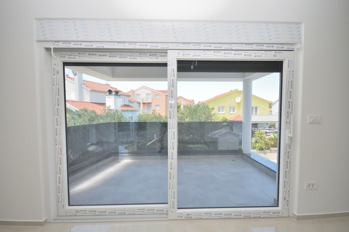 Vodice - Luksuzno stanovanje S2 v prvem nadstropju, 600 m od plaže