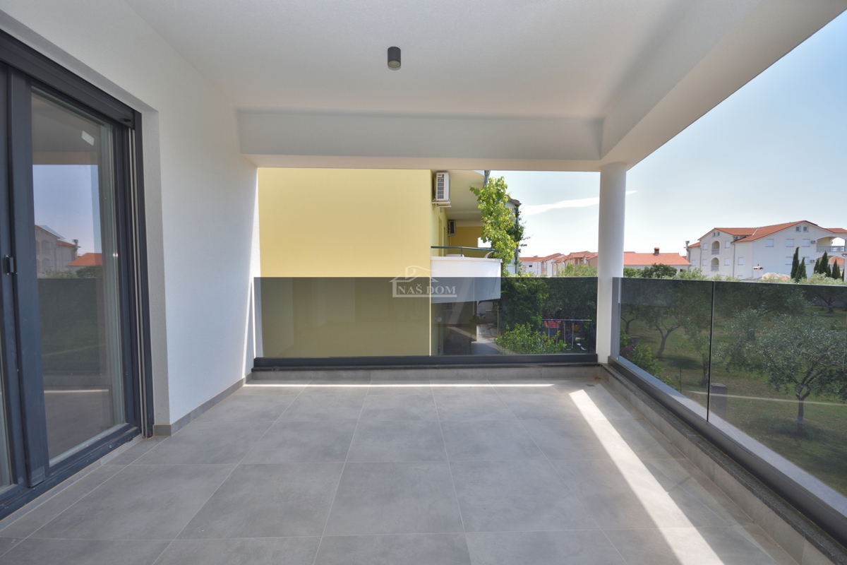 Vodice - Luksuzno stanovanje S2 v prvem nadstropju, 600 m od plaže