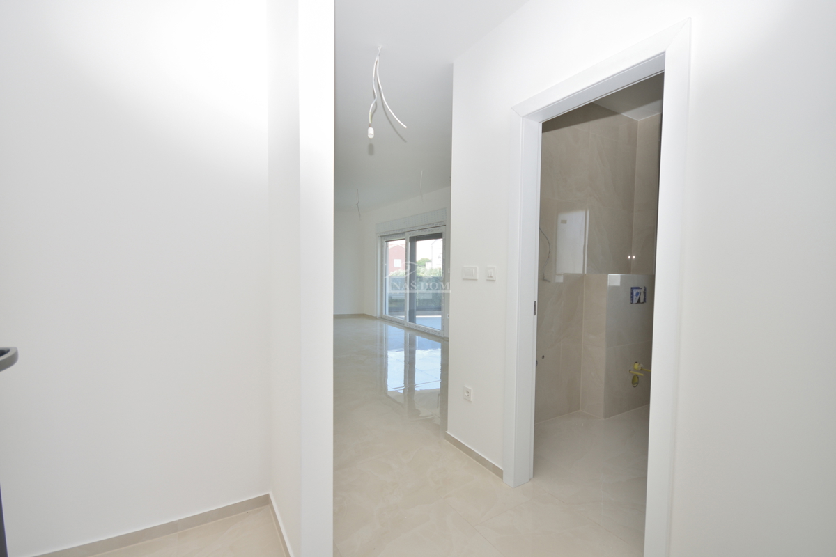 Vodice - Luksuzno stanovanje S2 v prvem nadstropju, 600 m od plaže