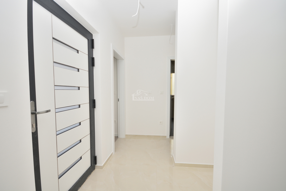 Vodice - Luksuzno stanovanje S2 v prvem nadstropju, 600 m od plaže