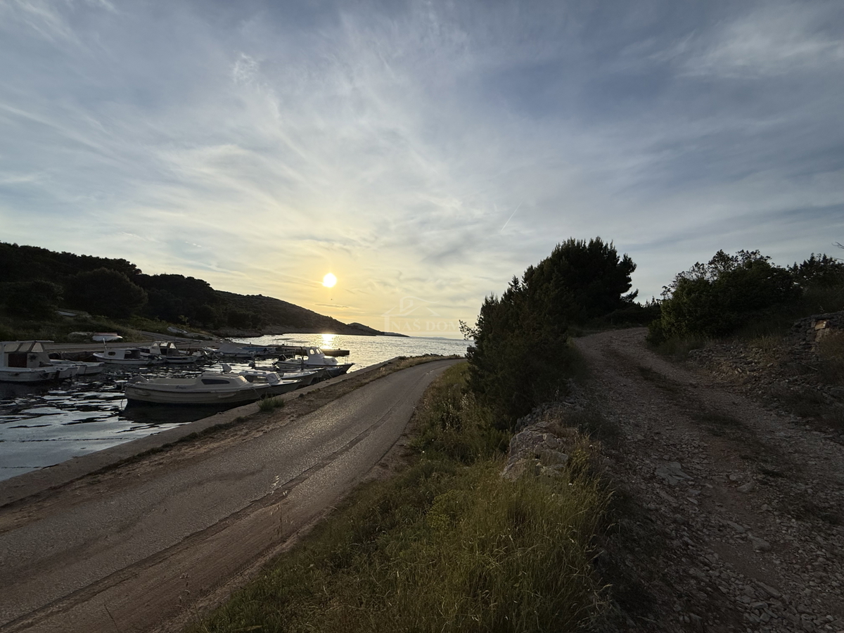 Atraktivno zemljišče na otoku Žirje