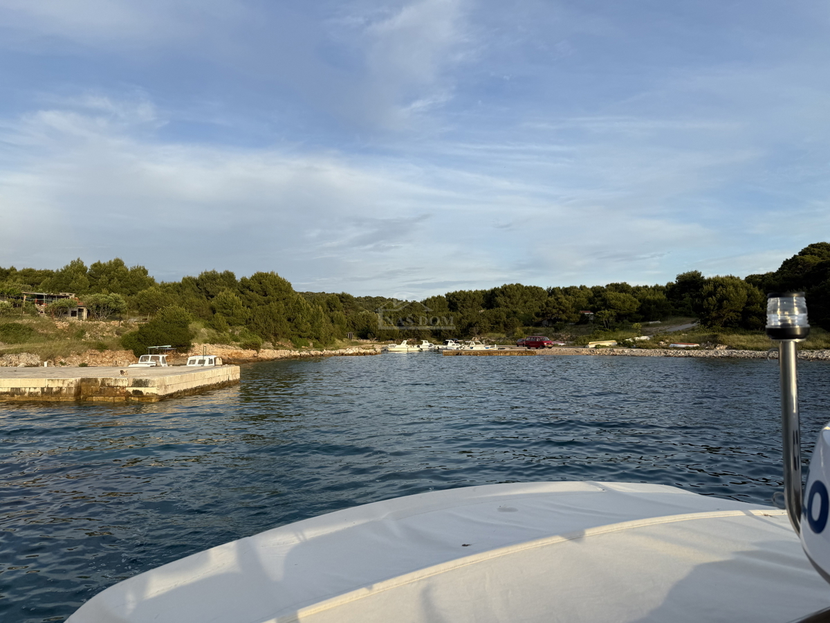 Atraktivno zemljišče na otoku Žirje