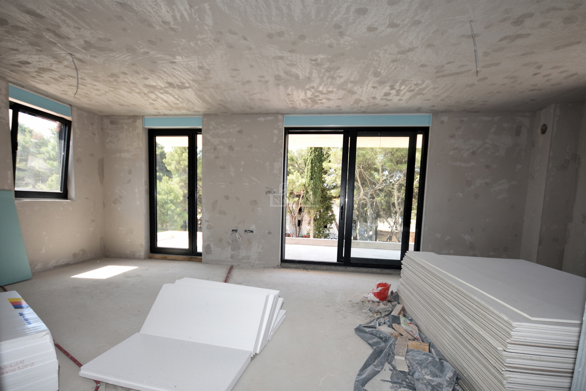 Vodice - dvosobno stanovanje 50 m od morja