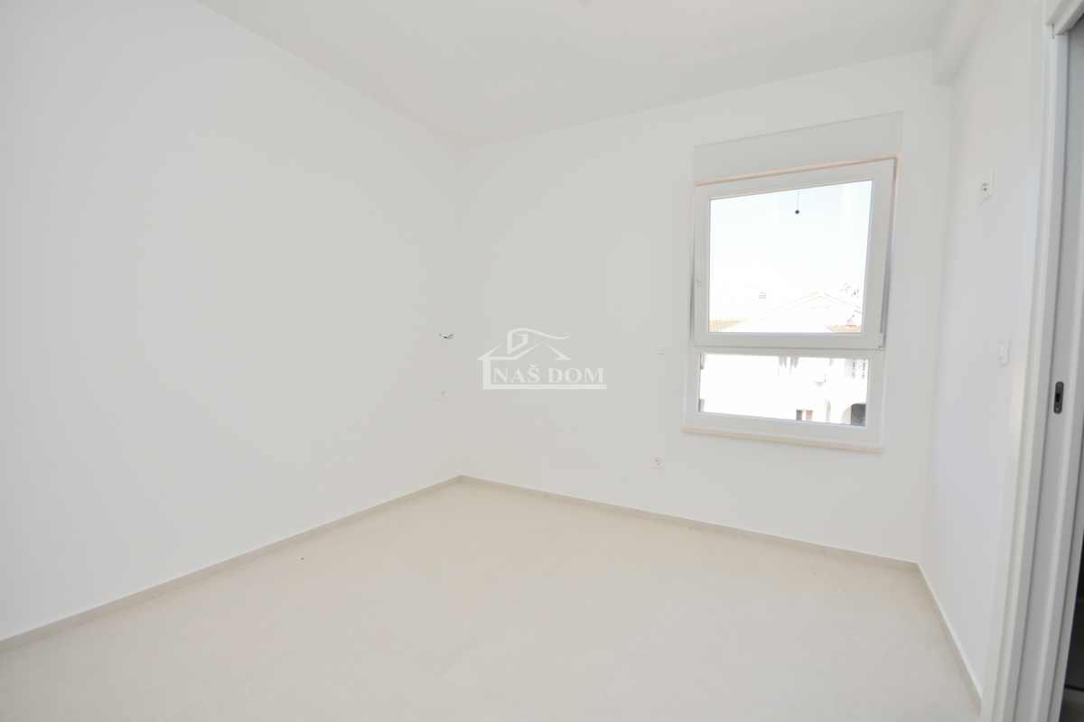 Vodice - Luksuzno stanovanje S3 s panoramskim razgledom na morje, 300 m od plaže