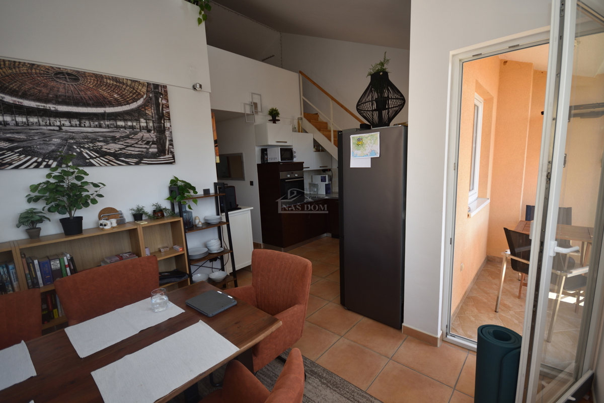 Vodice - Stanovanje z galerijo, 3S+DB, pogled na morje