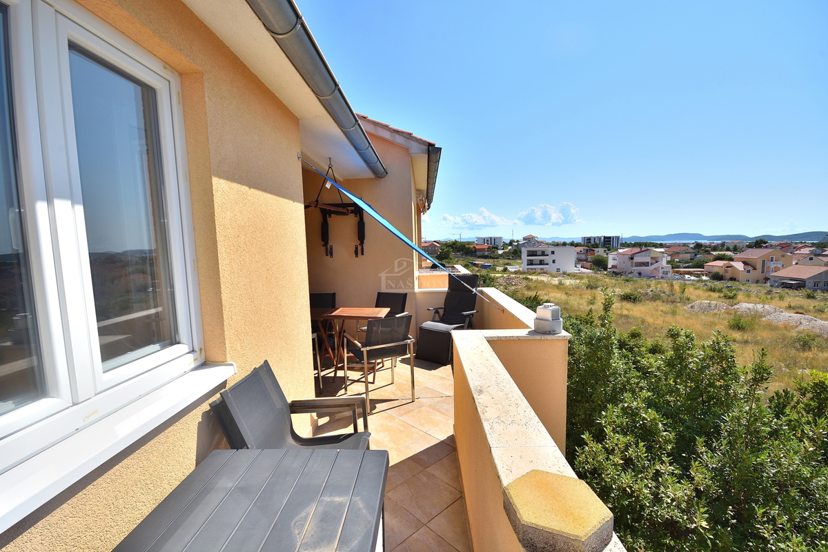 Vodice - Stanovanje z galerijo, 3S+DB, pogled na morje