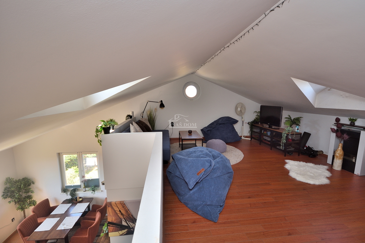 Vodice - Stanovanje z galerijo, 3S+DB, pogled na morje