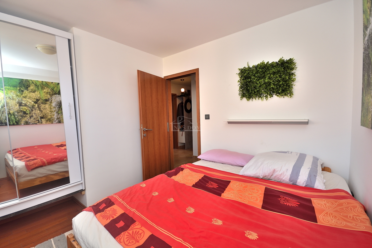 Vodice - Stanovanje z galerijo, 3S+DB, pogled na morje