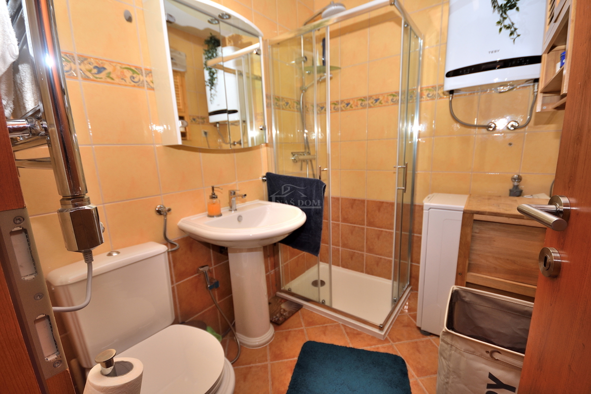 Vodice - Stanovanje z galerijo, 3S+DB, pogled na morje