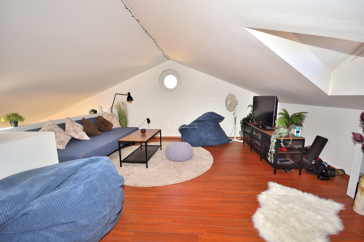 Vodice - Stanovanje z galerijo, 3S+DB, pogled na morje