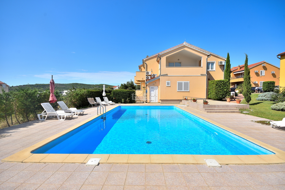 Vodice - Stanovanje z galerijo, 3S+DB, pogled na morje