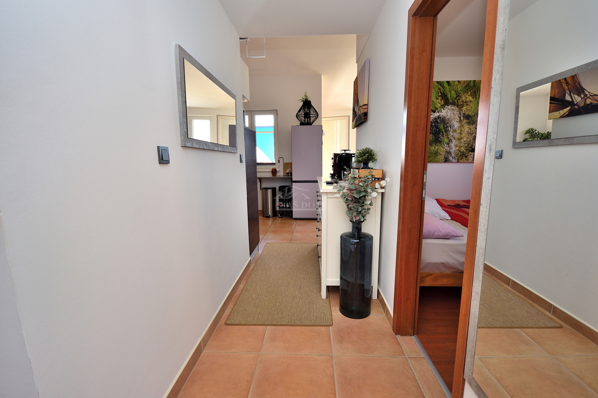 Vodice - Stanovanje z galerijo, 3S+DB, pogled na morje