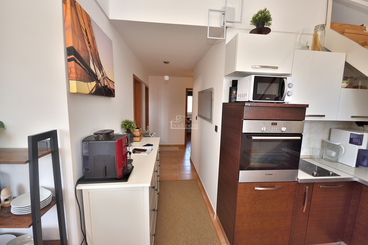 Vodice - Stanovanje z galerijo, 3S+DB, pogled na morje