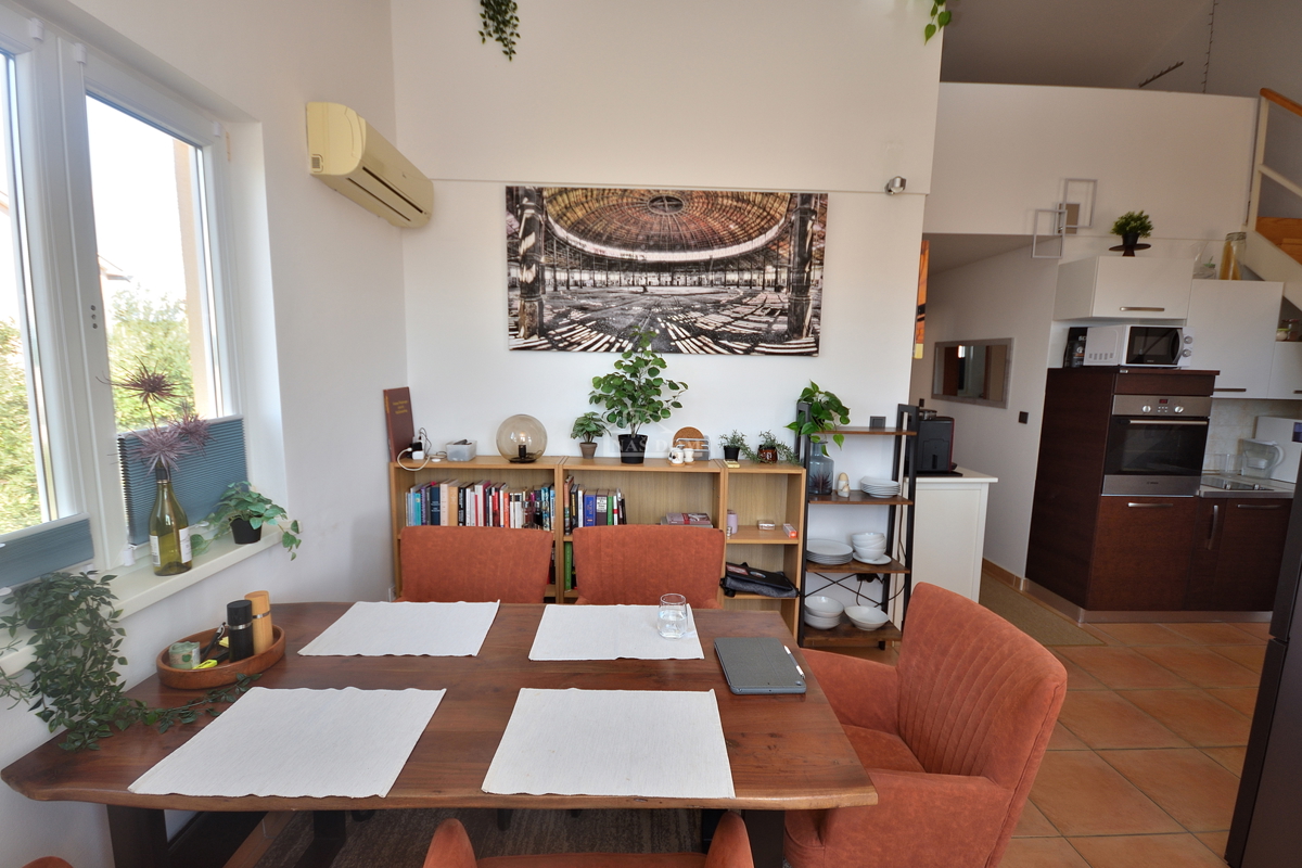 Vodice - Stanovanje z galerijo, 3S+DB, pogled na morje