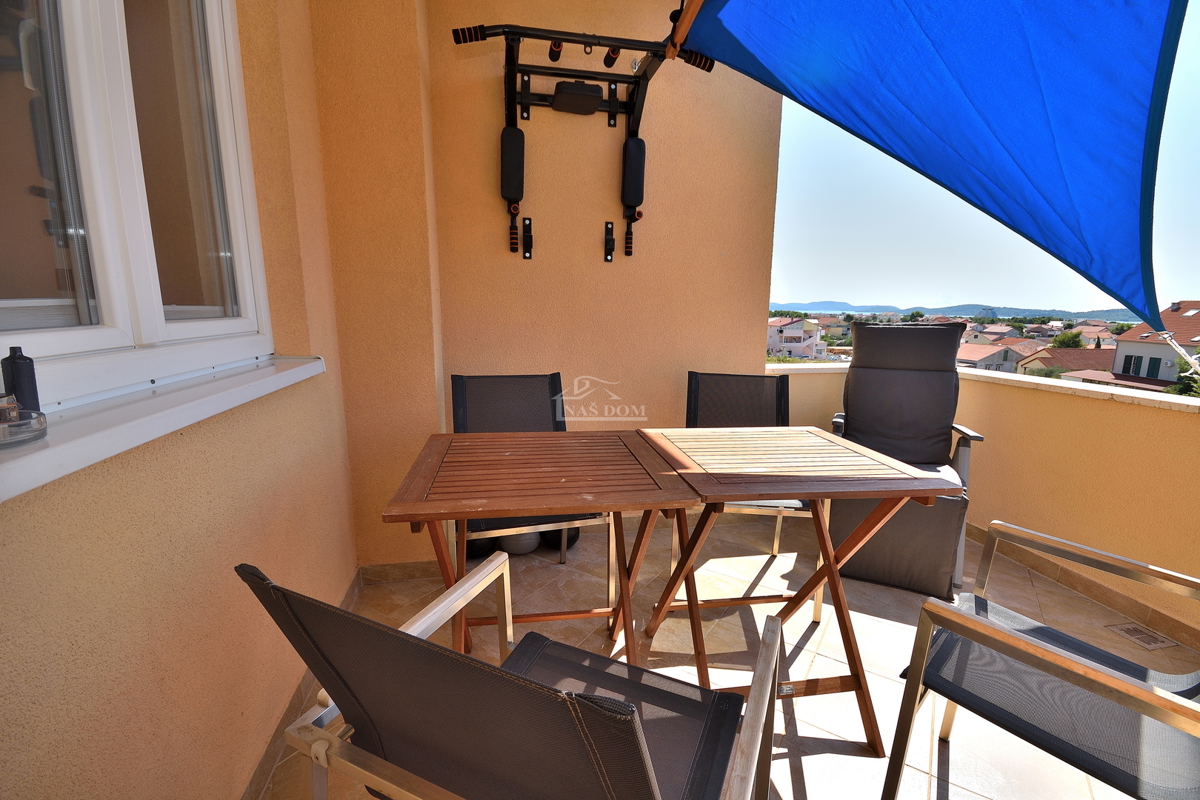 Vodice - Stanovanje z galerijo, 3S+DB, pogled na morje