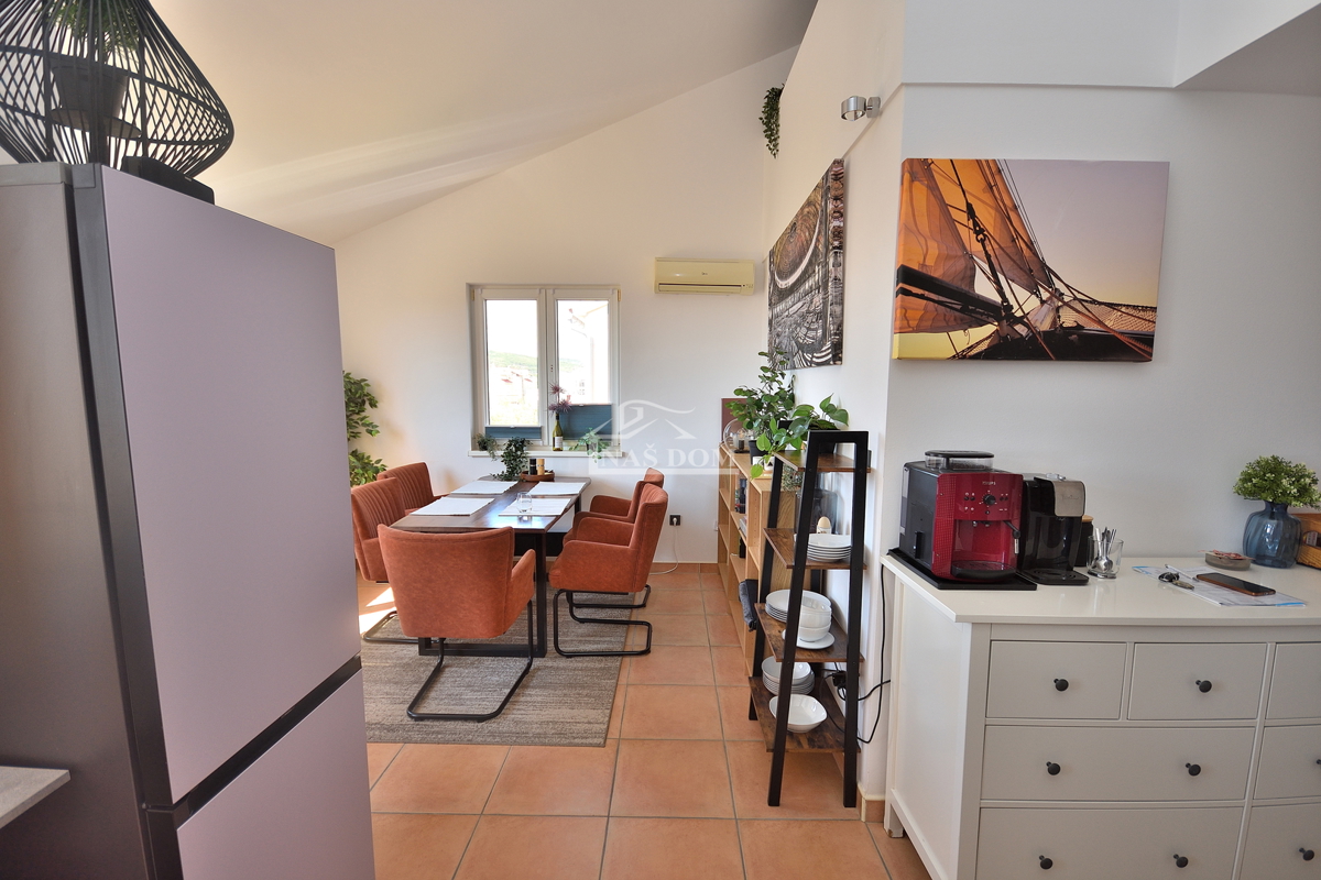 Vodice - Stanovanje z galerijo, 3S+DB, pogled na morje