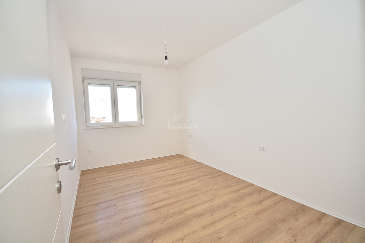 Tribunj - stanovanje z razgledom na morje, 2. nadstropje