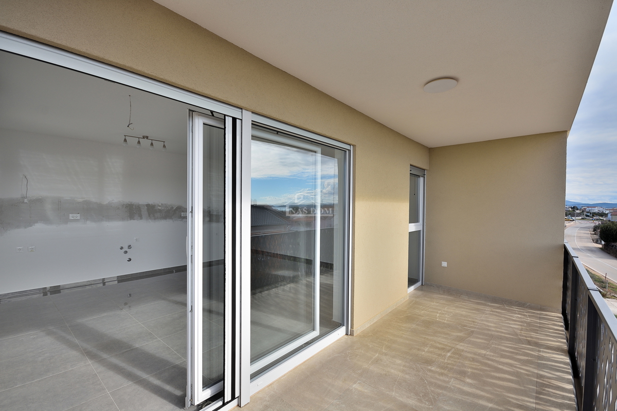 Tribunj - stanovanje z razgledom na morje, 2. nadstropje