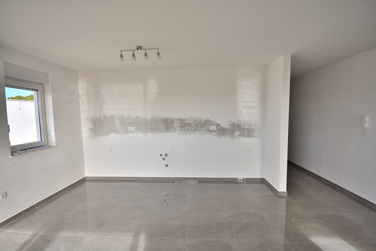 Tribunj - stanovanje z razgledom na morje, 2. nadstropje