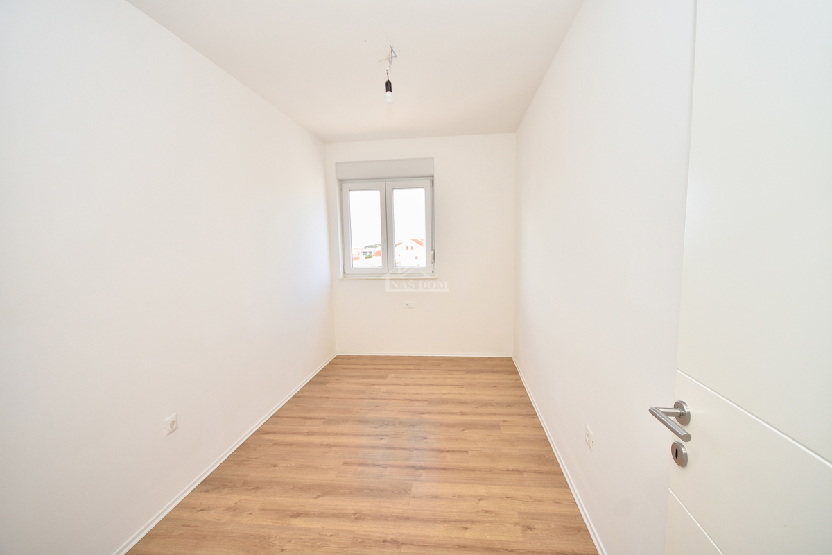 Tribunj - stanovanje z razgledom na morje, 2. nadstropje