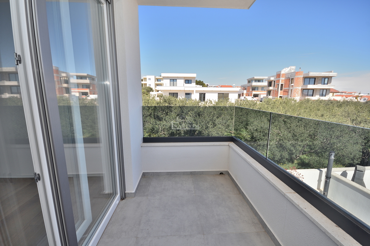 Vodice - dvojna hiša s bazenom